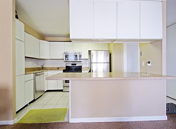 2nd image of 2800 N Lake Shore Dr APT 1305