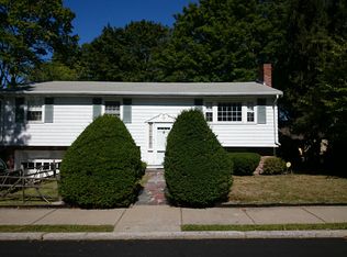 10 Pelton St, West Roxbury, MA 02132