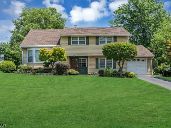 12 Crest Dr, Bridgewater Twp., NJ 08805