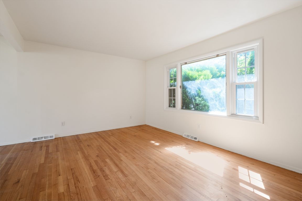 next background image