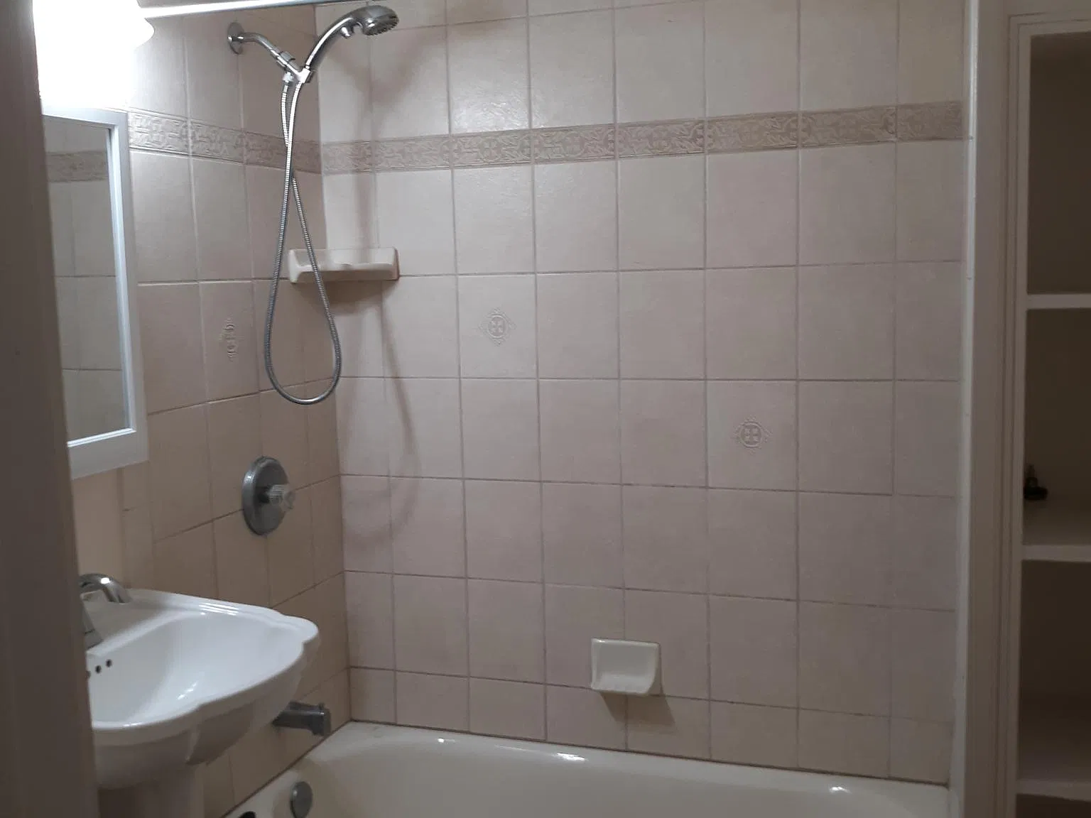 2 bed, 900 sqft, $2,950 — Photo 3