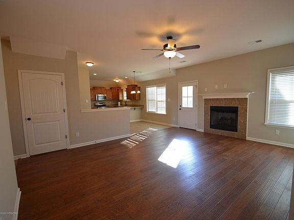 3rd image of 1317 Shetland Dr