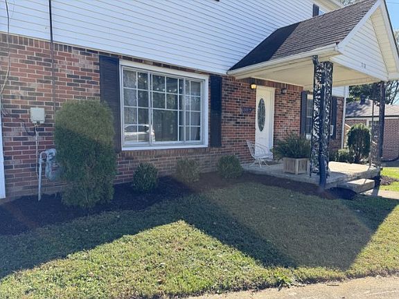 2nd image of 212 Dogwood St