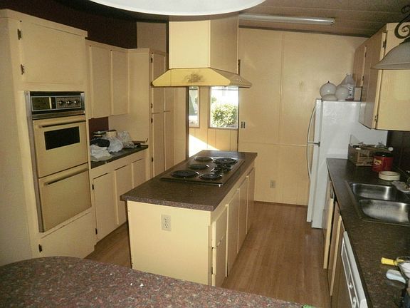 5th image of 2907 35th Ave E #36