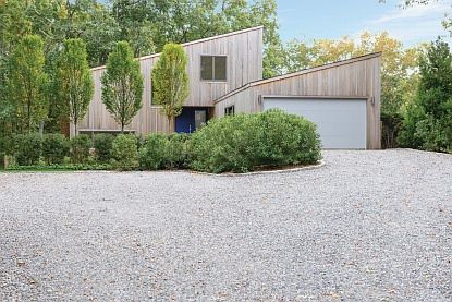 2nd image of 86 Peconic Hills Dr