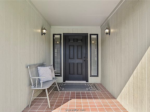 2nd image of 2800 Adrienne Dr