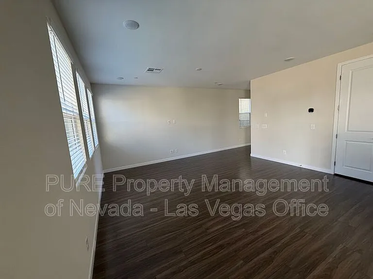 10661 Valletta Ave — Photo 11