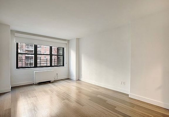 5th image of 120 E 34th St APT 12G