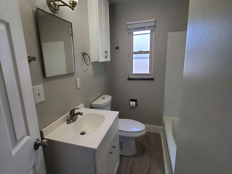 562 East Dr — Photo 13