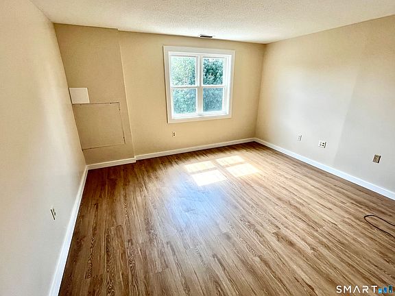 4th image of 707 Mix Avenue #42