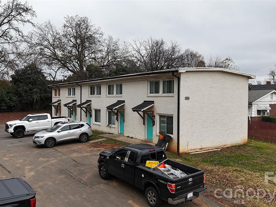 1st image of 2336 Julia Ave