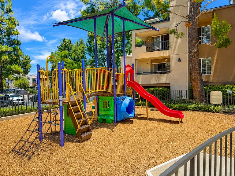 5525 Canoga Ave #209 — Photo 30