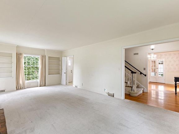 5th image of 3920 Kinzie AVENUE