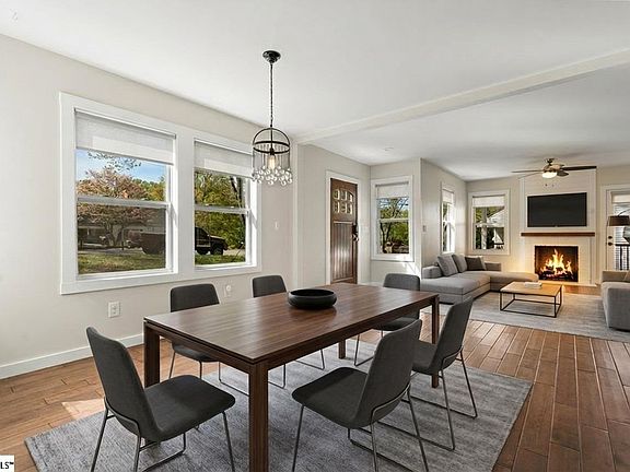 4th image of 232 Dupont Dr