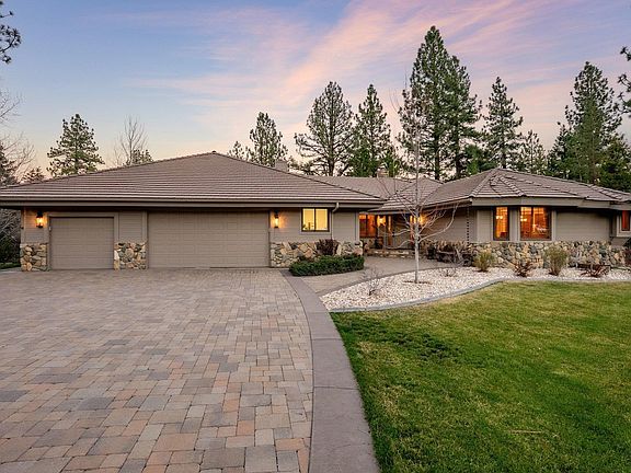 2nd image of 360 Sylvan Ct