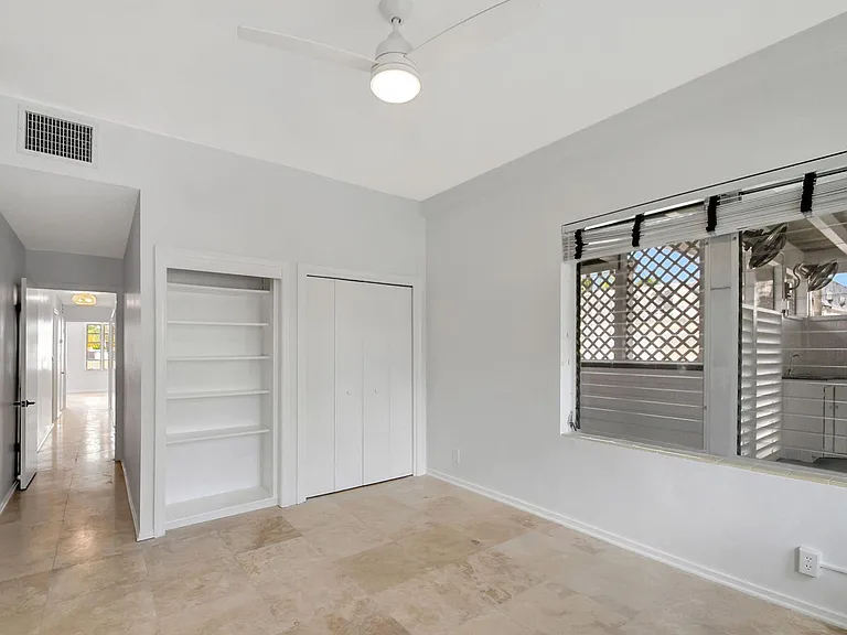 218 Worth Ave — Photo 14