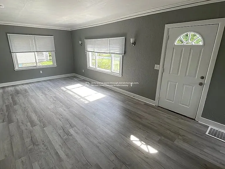 2 bed, 1.0 bath, 940 sqft, $1,146 — Photo 3