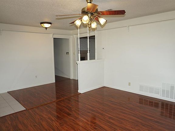 3rd image of 1711 W Lavender Ln