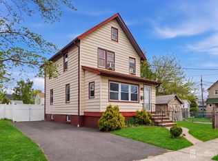 2 Lillian Ter, Woodbridge, NJ 07095