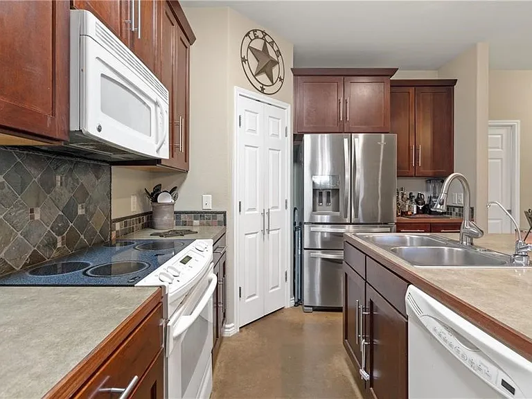 107 E Dawn Dr — Photo 4
