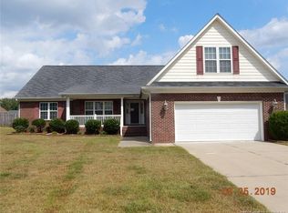195 Harcourt Pl, Raeford, NC 28376