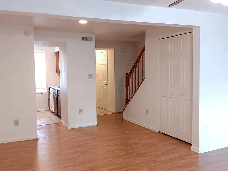 40 Lucinda Ct — Photo 6