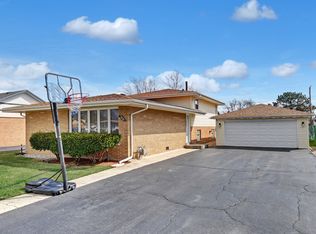 7831 W 80th St, Bridgeview, IL 60455