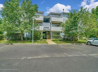 17 Jockey Ln, Tinton Falls, NJ 07753
