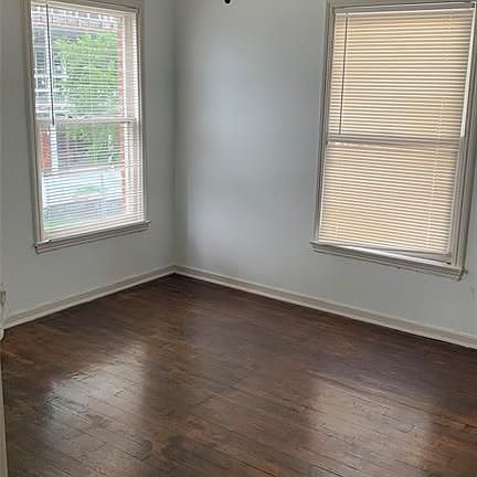 2nd image of 4410 Roseland St #3