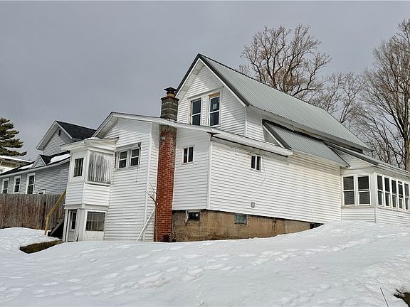 2nd image of 377 Main St