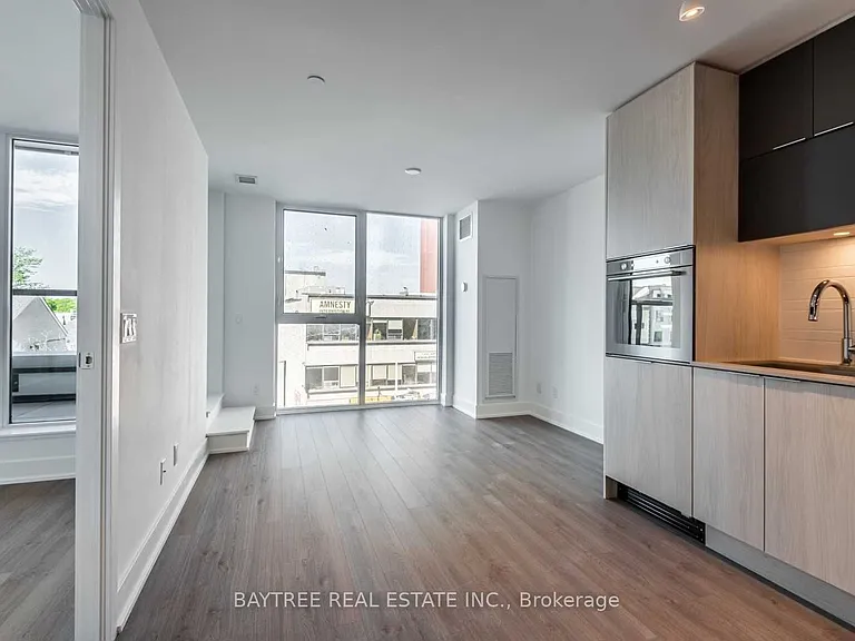 1 Belsize Dr #424 — Photo 2
