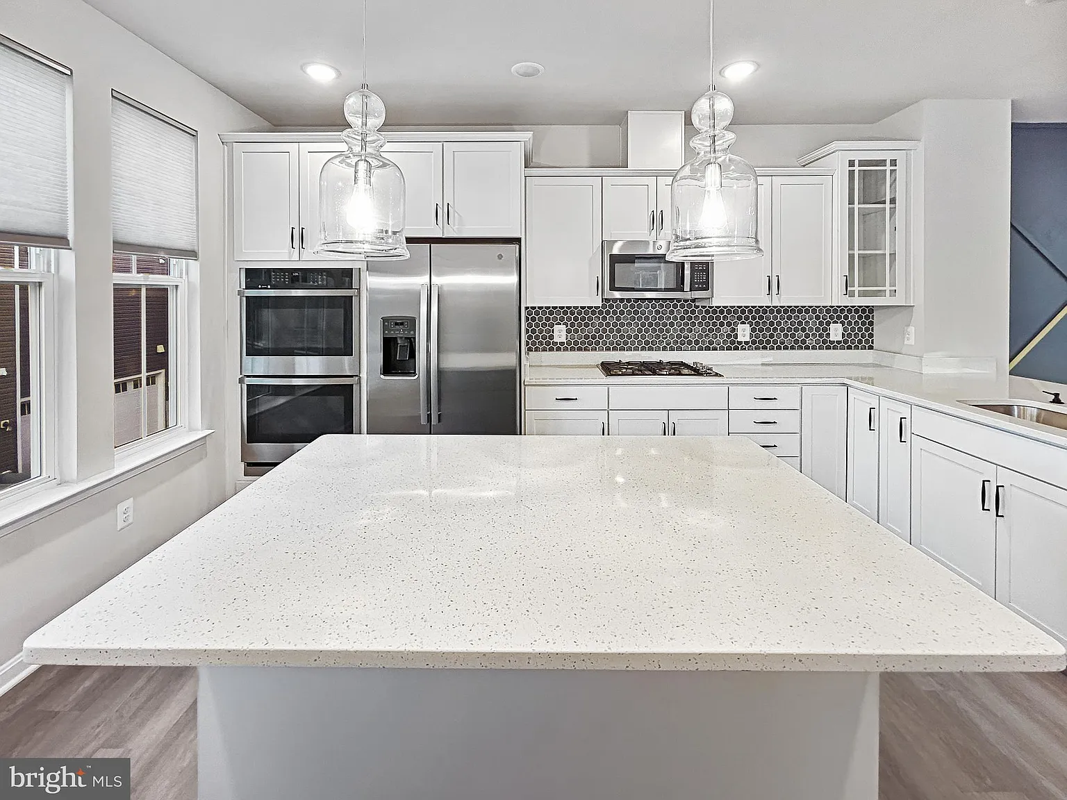 3 bed, 4.0 bath, 2020 sqft, $2,850 — Photo 4