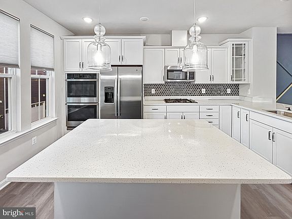 4th image of 414 Matlock Ln