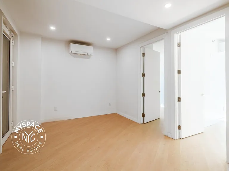 280 Meeker Ave #504 — Photo 4