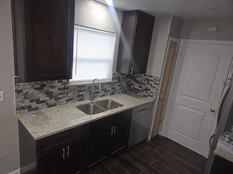 119 Bristol Dr — Photo 14