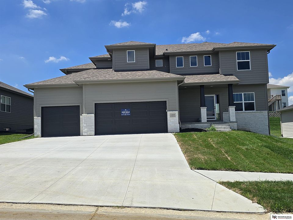 1st image of 10908 N 159th Ave