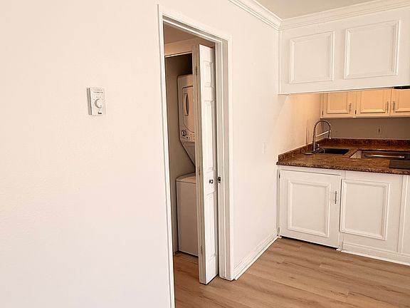 4th image of 4104 Emerald St APT D