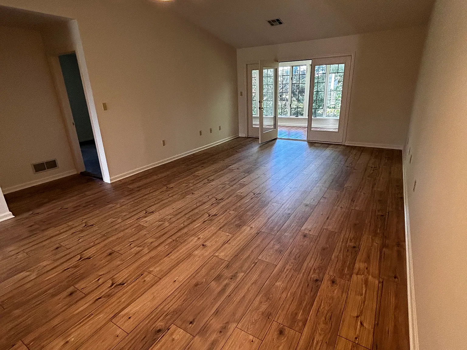 243 Black Oak Dr — Photo 2