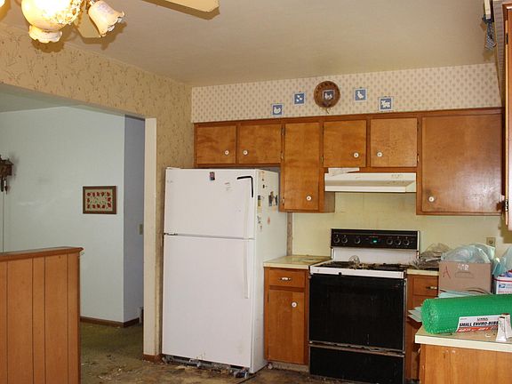 4th image of 27 Bonnie Brae Cir