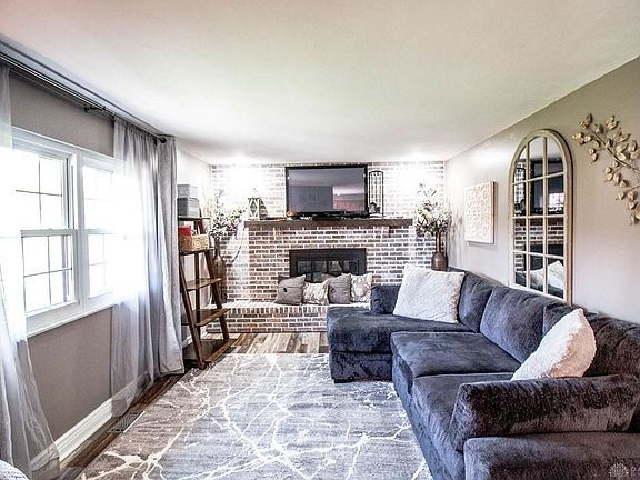 3rd image of 3775 Frostwood Dr