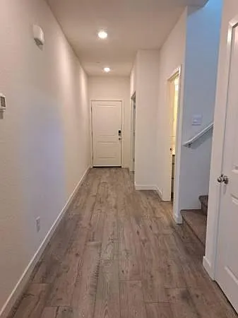 667 Jefferson St — Photo 2