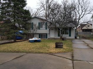 5011 Libcrest Dr, Waterford, MI 48327