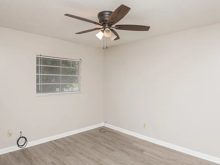 6404 Dunbar Rd — Photo 7