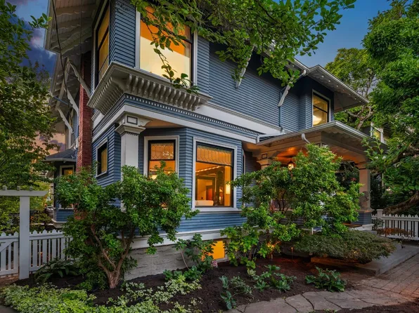 723 12th Avenue E, Seattle, WA 98102