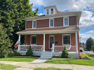 307 S New St, Nazareth, PA 18064