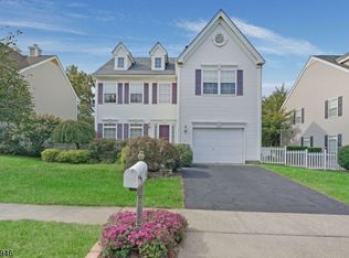 23 Champlain Way, Franklin Park, NJ 08823