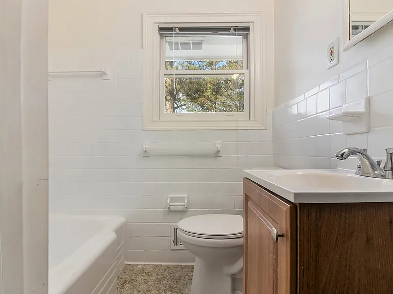 1623 Moncrief Cir — Photo 25