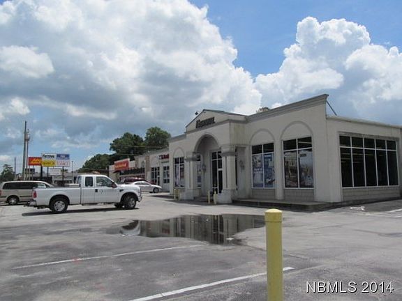 3rd image of 207 W Main St