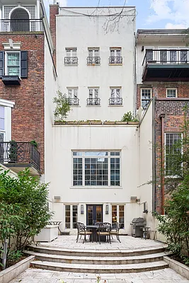 Sold by OFFICIAL | media 19