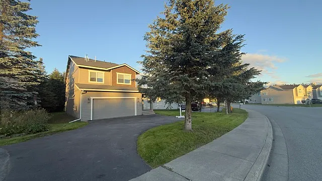 2527 Wesleyan Dr — Photo 2
